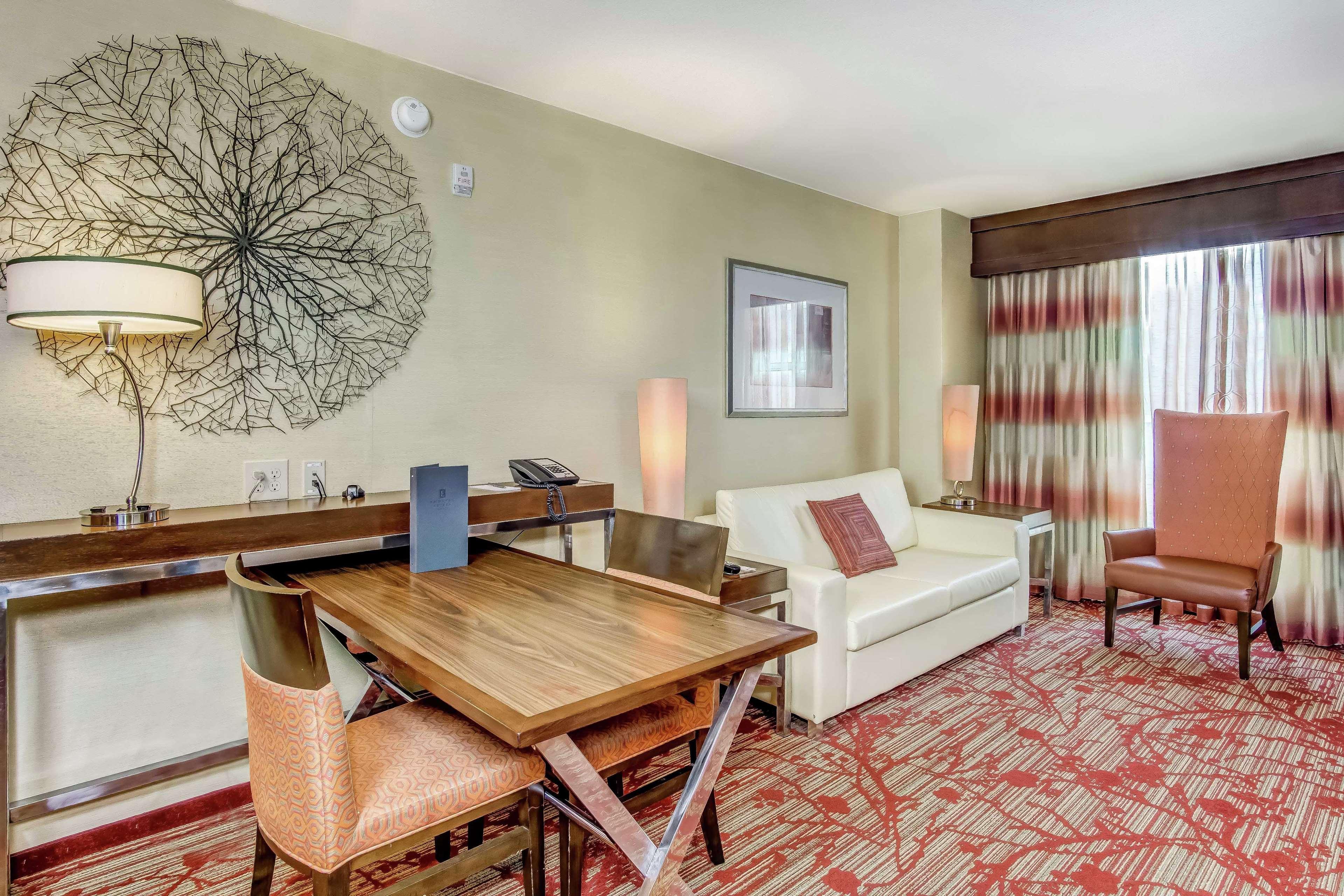 Embassy Suites Atlanta - Kennesaw Town Center Eksteriør billede